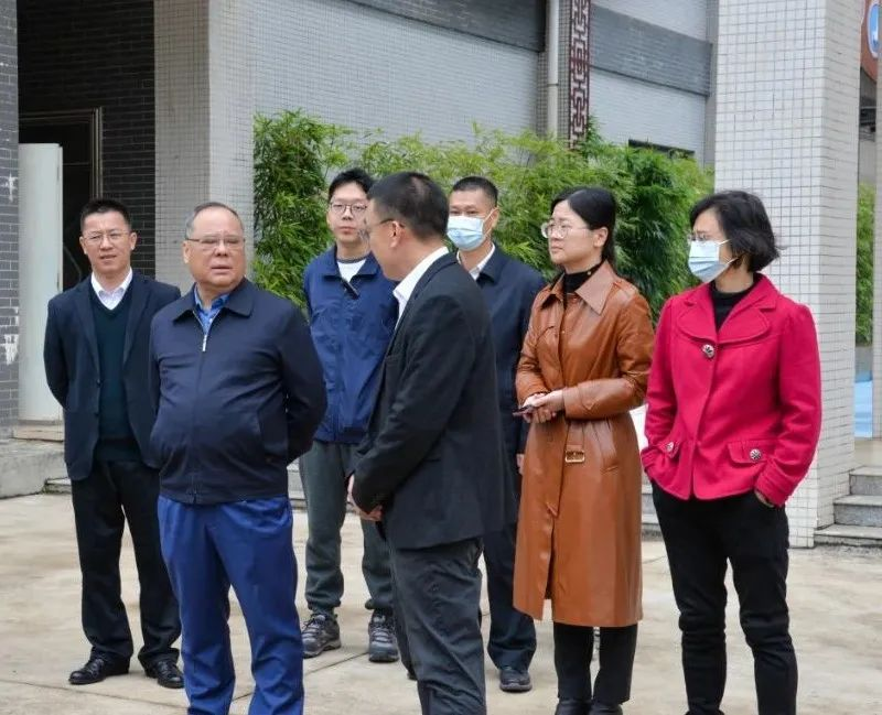 市政協(xié)到我校調(diào)研職業(yè)教育高質(zhì)量發(fā)展工作(圖4) 市政協(xié)到我校調(diào)研職業(yè)教育高質(zhì)量發(fā)展工作(圖4)