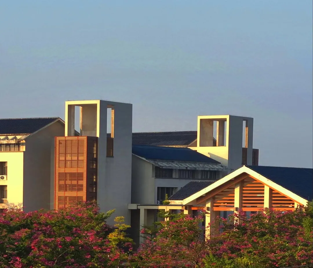 2024年校園文化藝術(shù)節(jié)系列報(bào)道(六)——“與光同行”攝影比賽(圖1) 2024年校園文化藝術(shù)節(jié)系列報(bào)道(六)——“與光同行”攝影比賽(圖1)